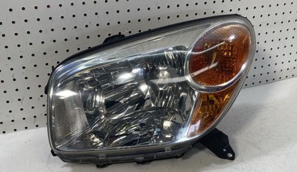 2004 RAV4 Driver Side Headlight 