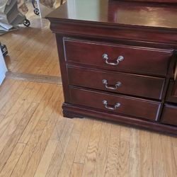 Real Wood Dresser And Mirror 