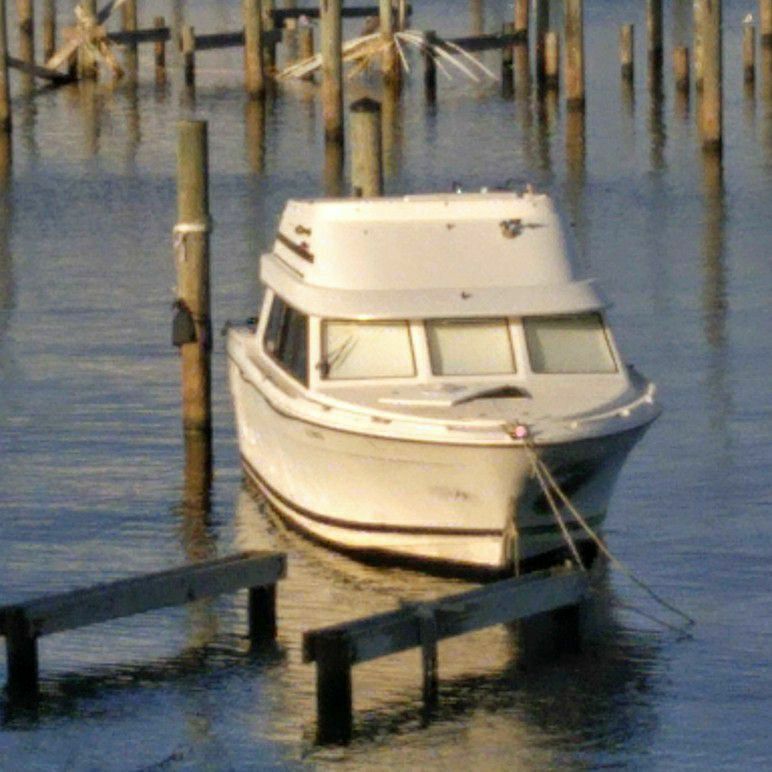 Photo 28 Foot Bayliner Classic 1995 7.4 Liter 454 MerCruiser Runs Like A Dream