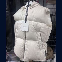 Moncler Women’s Best 
