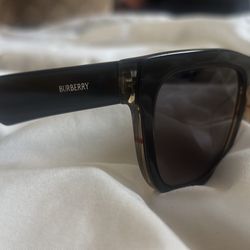 Burberry Polarized Men’s Sunglasses