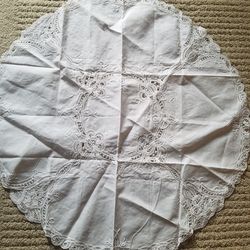 Beautiful vintage round table piece