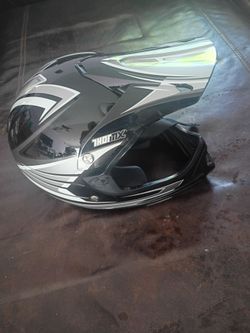 Like new helmet Thormax size small