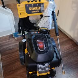 BRAND NEW DeWalt 3300psi Gas pressure Washer 