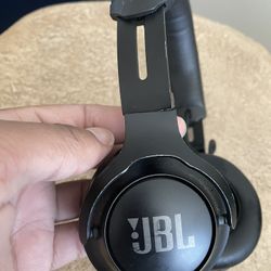 JBL Club Wireless headphones 