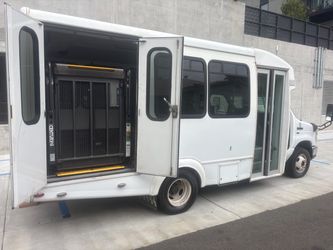 Wheelchair  Van Ford Handicap VAN