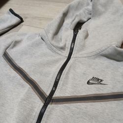 Nike Tech GreySize M 