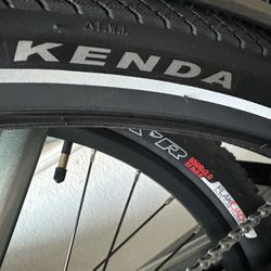 Kenda tires  & Aventon Fenders & Rack 