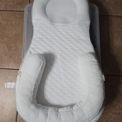 Dreamy Baby Portable Baby Snuggle Bed 