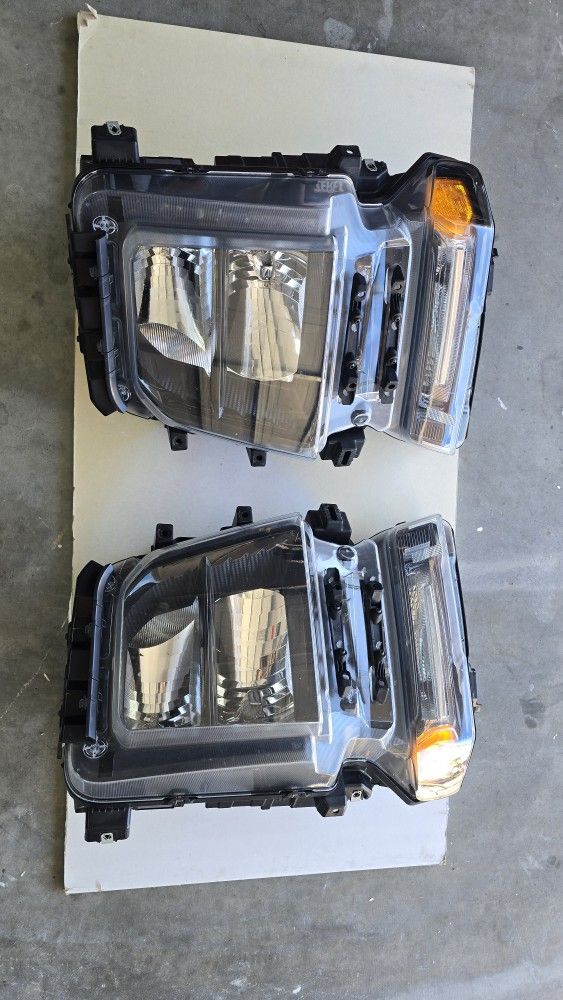2024 Silverado 2500 Headlights