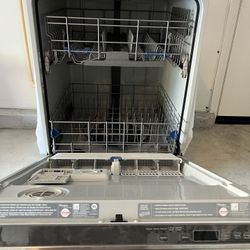 Whirlpool Dishwasher 
