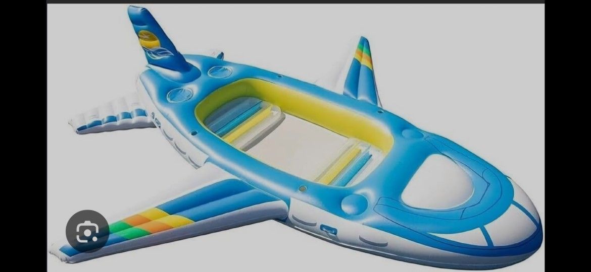 Airplane Floating Island