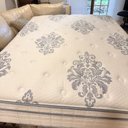 Serta Queen Size Mattress Goood