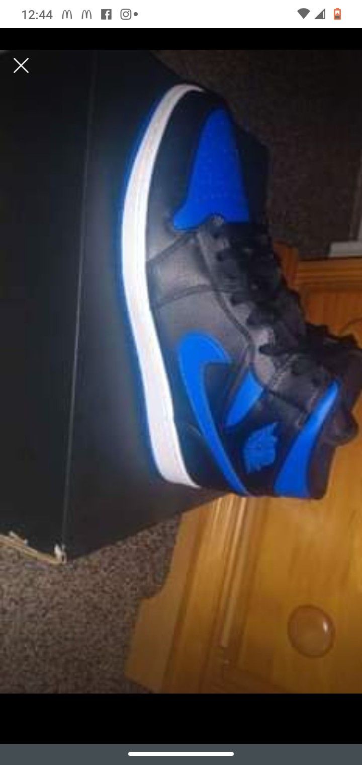 Nike Air Jordan 1 Mid Hyper Royal