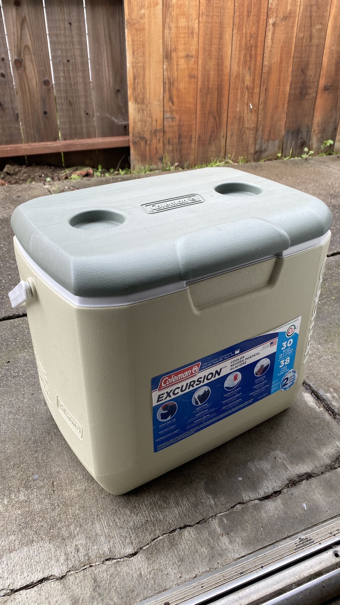 Coleman Cooler 30Quarts (38 Cans)