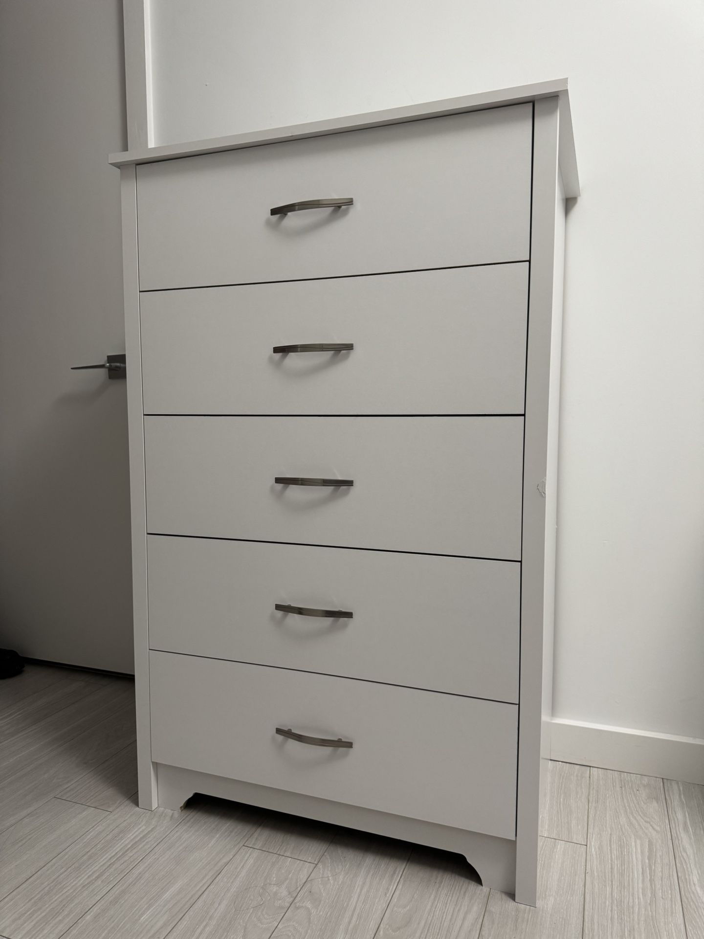Dresser “5-Drawer” 🤍