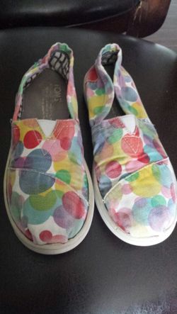 Girls Tom's size 2 youth