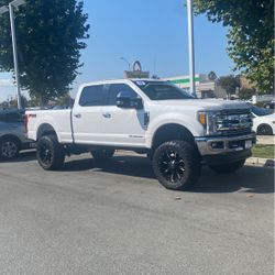 2017 Ford F-350 Super Duty Crew Cab 