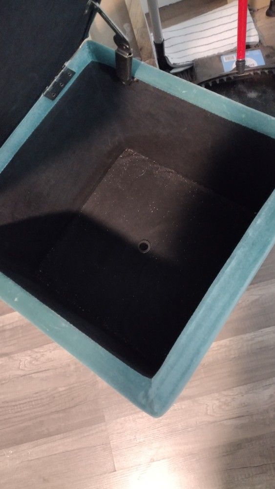 STORAGE OTTOMAN