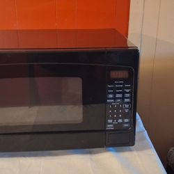 GE Counter Top Microwave 
