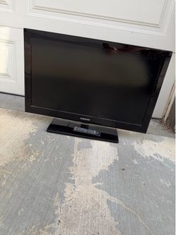 32” Samsung LCD TV with Remote or Monitor