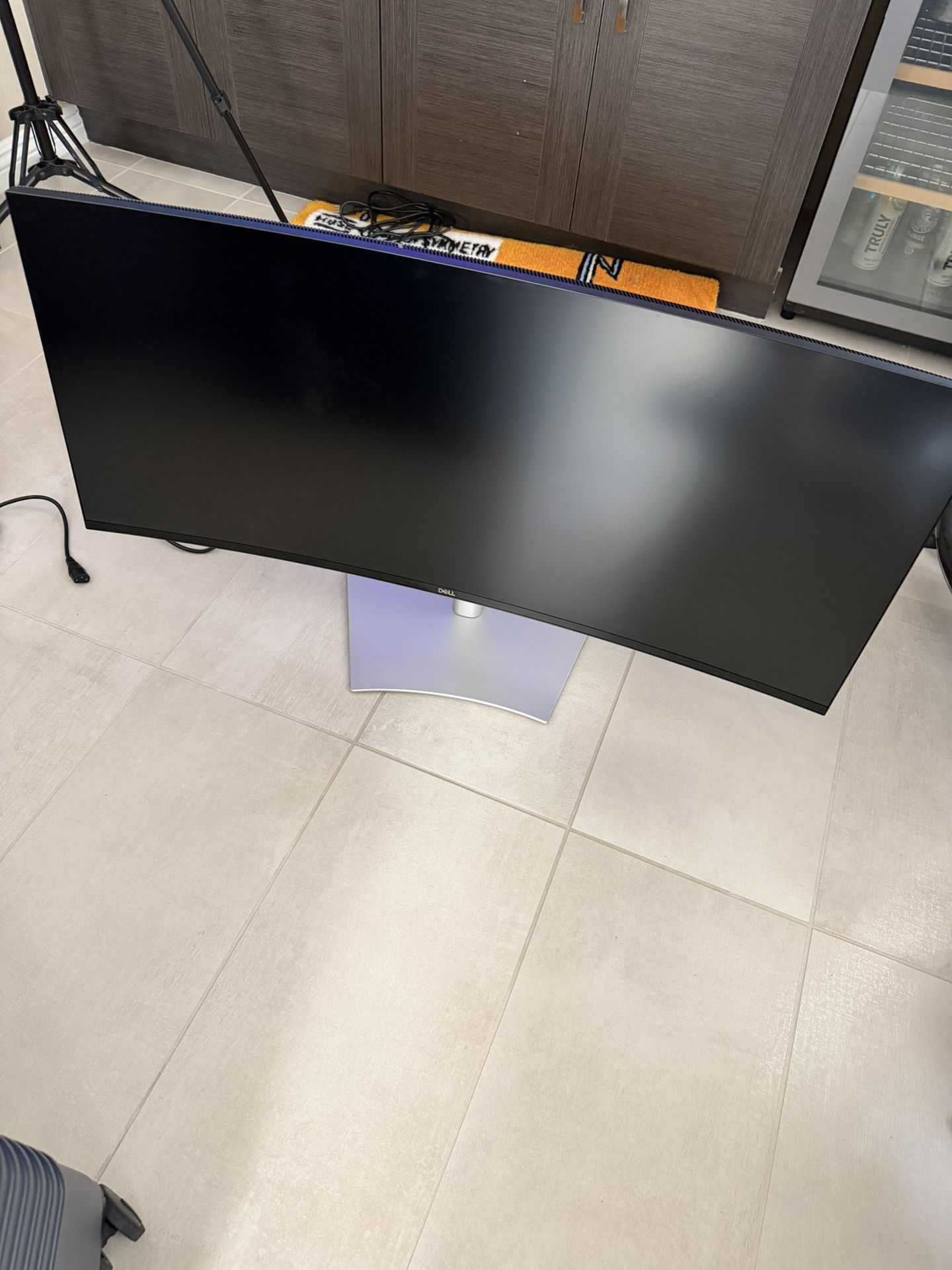 Dell UltraSharp 39.9” 2160p HDR 120 Hz Curved Thunderbolt Monitor