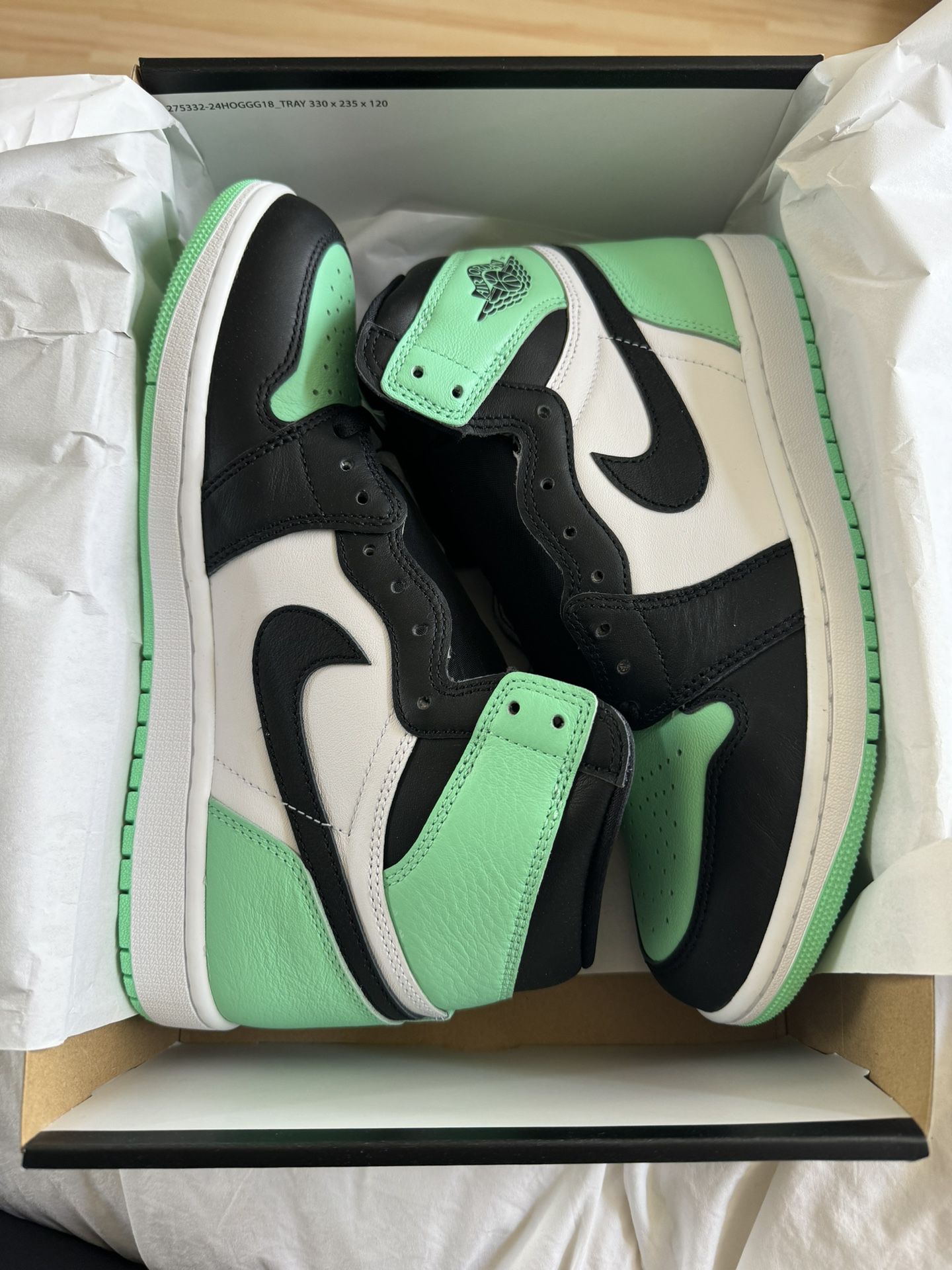 $220 - Size 10 men - Nike Air Jordan 1 OG High Green Glow 
