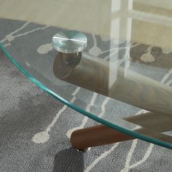 Round Glass Top Metal Base Dining Table