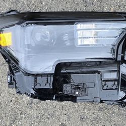 2025 2026 TOYOTA TACOMA RIGHT PASSENGER HEADLIGHT 
