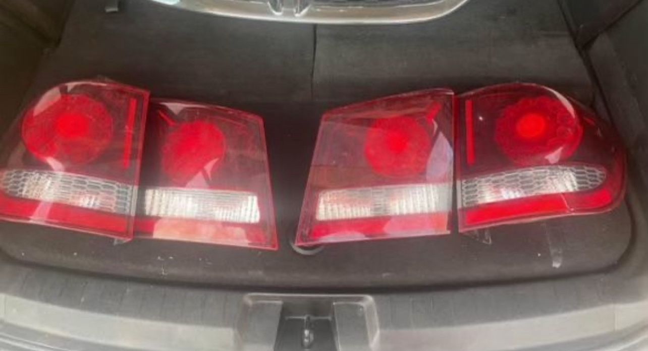 2017 Dodge Journey Tail Lights