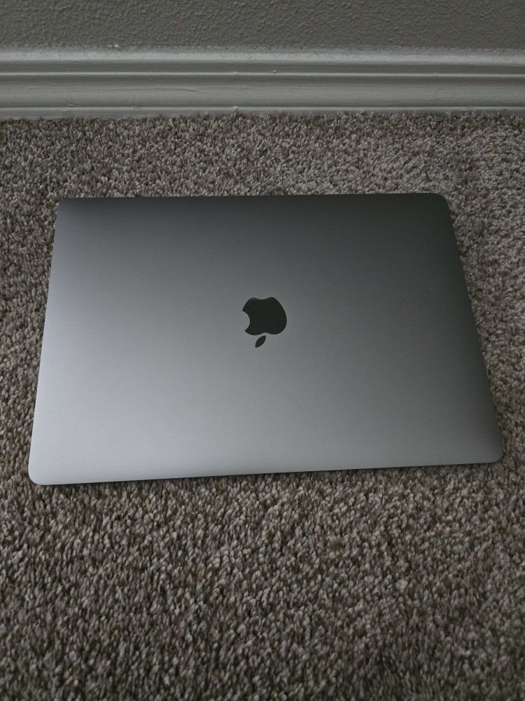 Apple MacBook Air 13.3 Inch - Space Gray