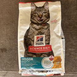 Pill science diet indoor adult 7+ cat food, chicken recipe open bag