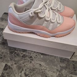 Jordan 11 Legend PINK