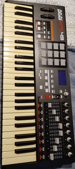 Akai MPK49 MIDI Keyboard Controller .AMAZING condition ..OBO
