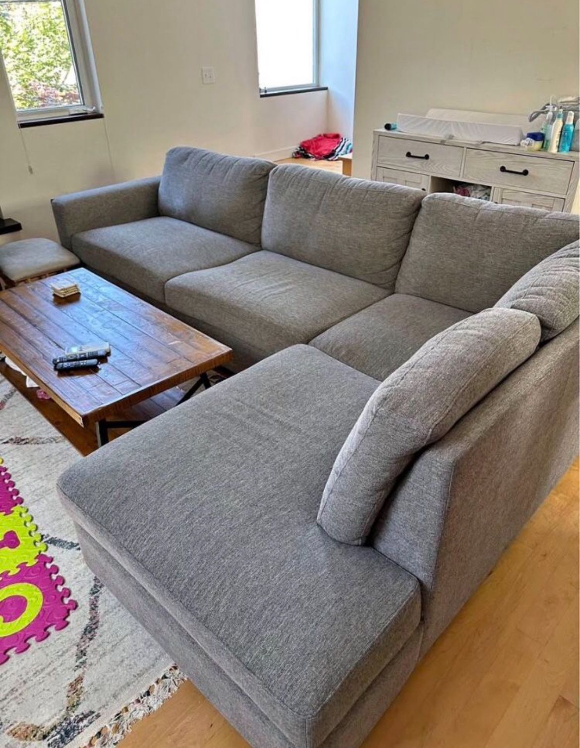 Sectional Couch With Ottoman