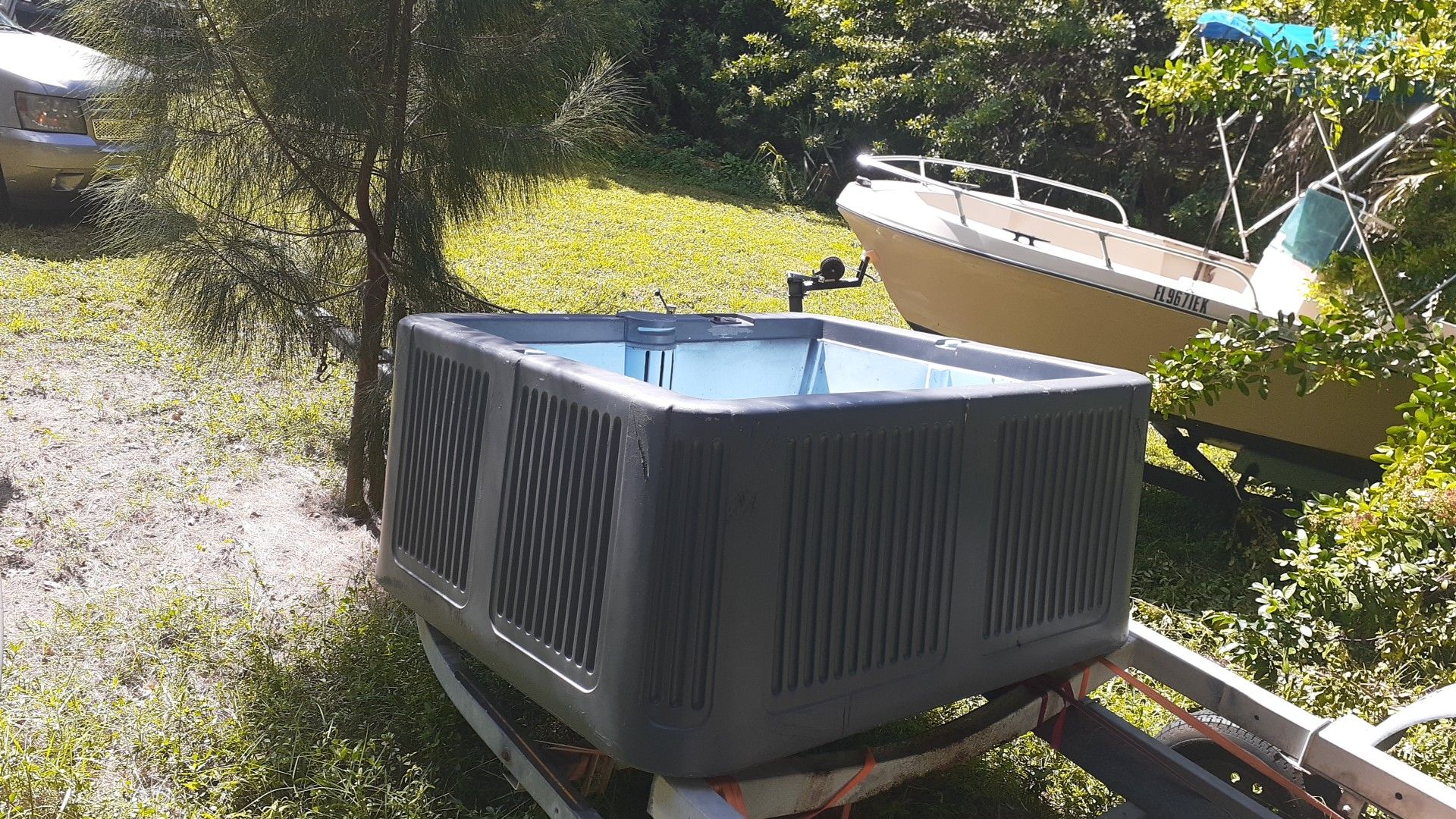 4 person hot tub