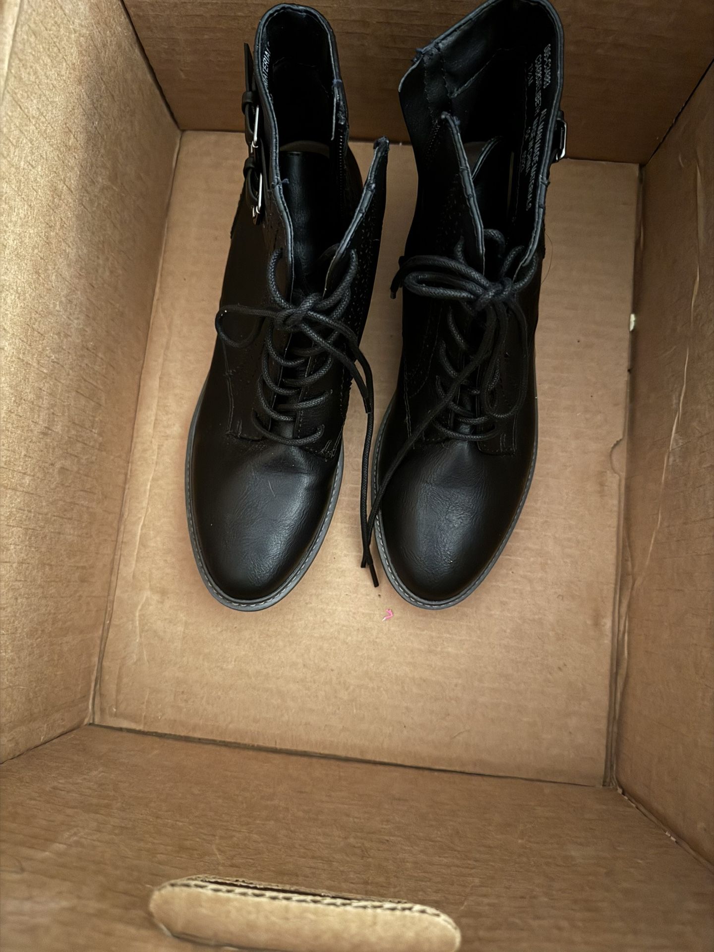 Cliffs Black Lace-Up Ankle Boots