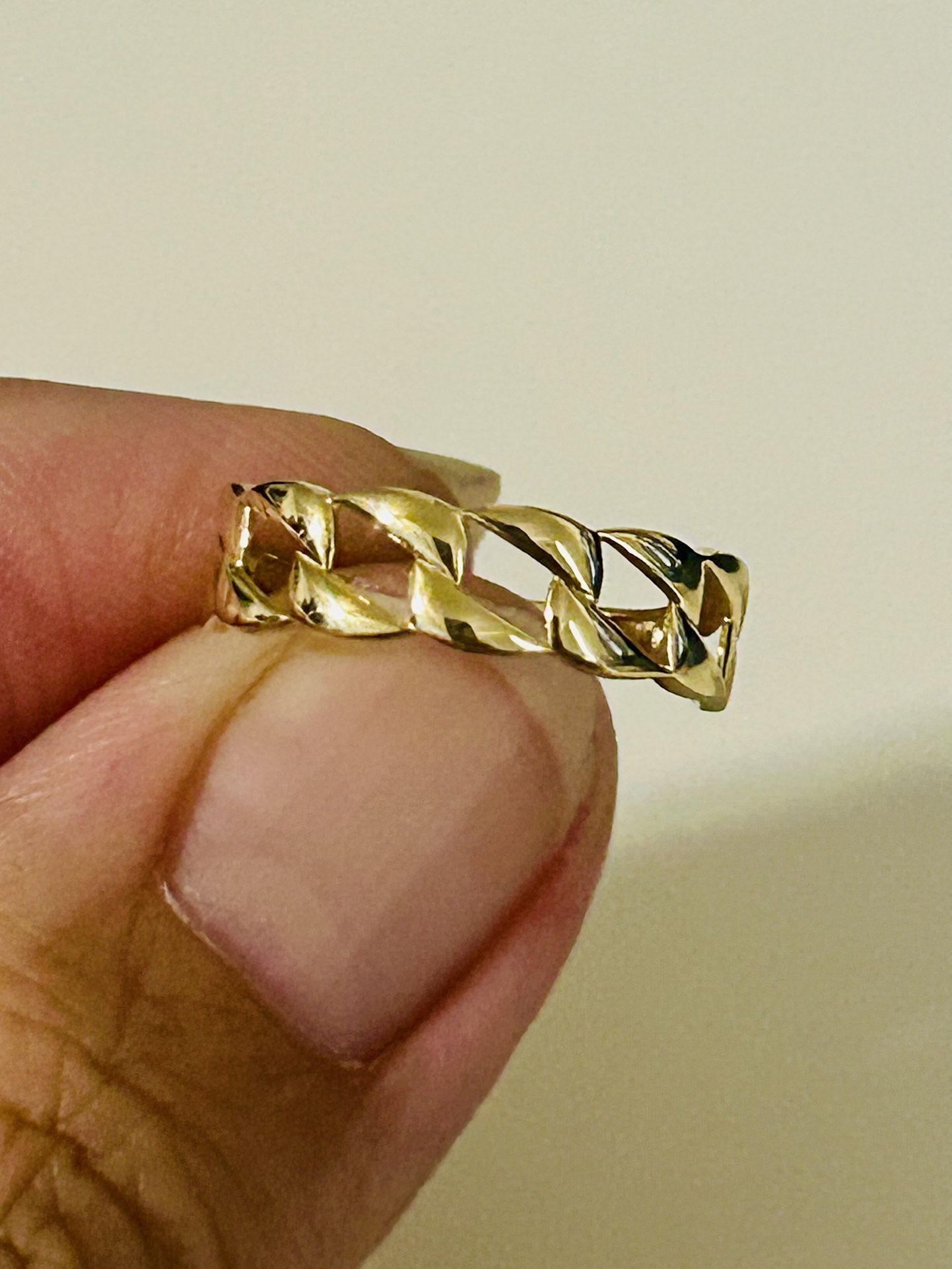 18k Cadena ring Size 5.5’