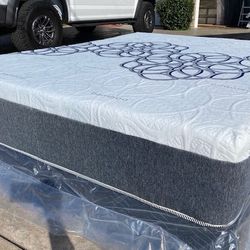 Queen Bamboo Cool Gel Memory Foam!!