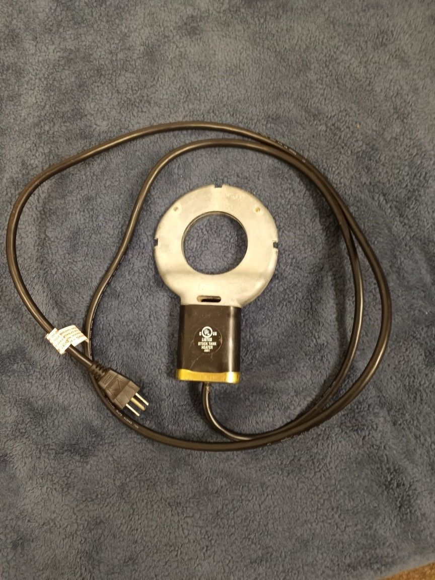Brand New Farm Innovations Stock Tank Heater 250 Watts Model Number 49N1