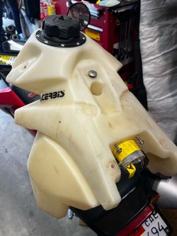 KTM fuel tank - Acerbis and Seat Concepts