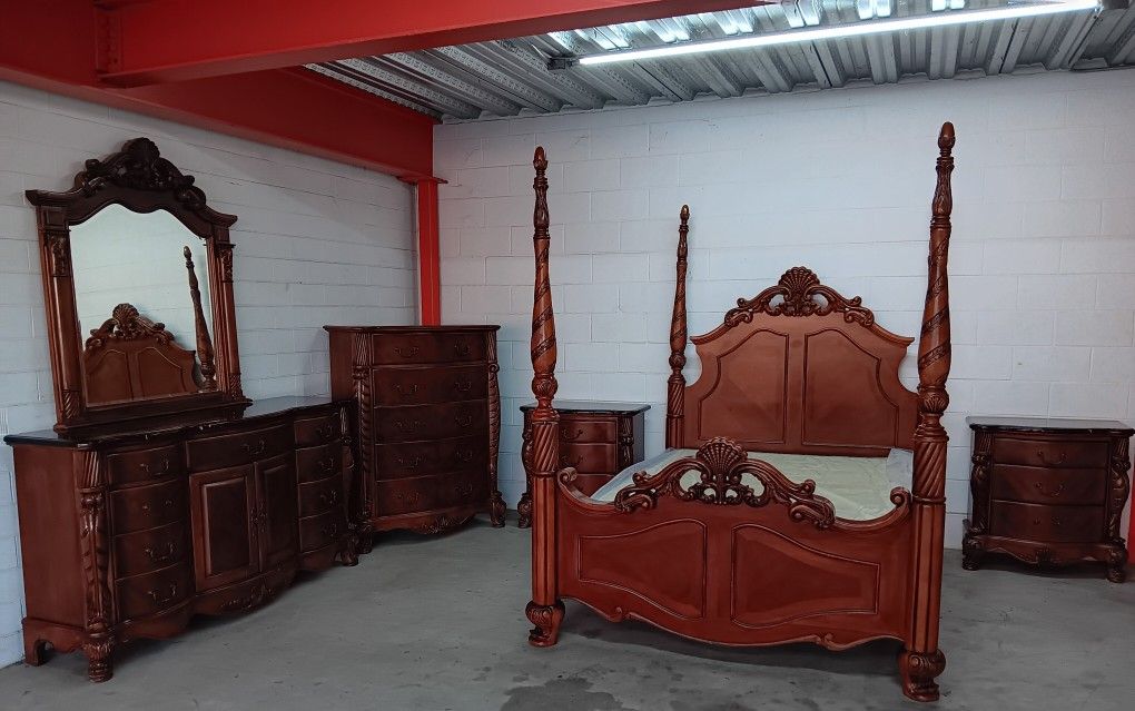 Solid Qun Sz Bd St With Base Good Condition 