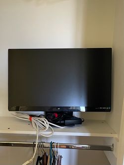 Monitor 24 x 15 ViewSonic + wireless mouse and keypad bundle