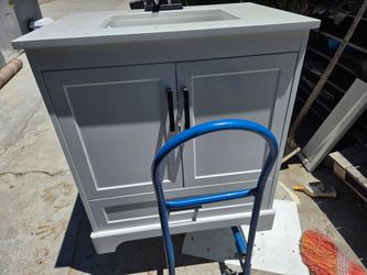 Vanity 30