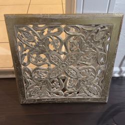 ELEGANT GOLD WALL PIECE