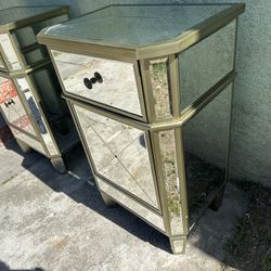 Mirrored Nightstand, Dresser, Cajonera, Joyera 