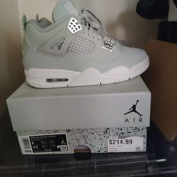 Jordans 6y