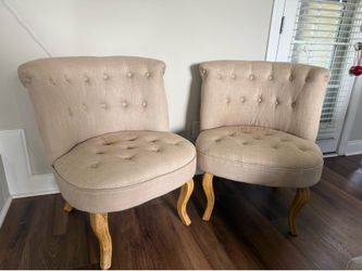 Set of 2 Tufted Chairs