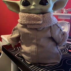 baby yoda plushie