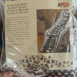 Cracker Barrel Black & White Quilted Throw – 50x60 – New